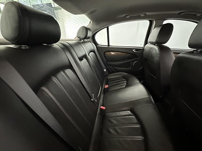 Lot 116 - 2007 Jaguar X-Type Sovereign