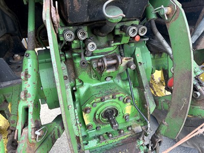 Lot 109 - 1986 John Deere 2140