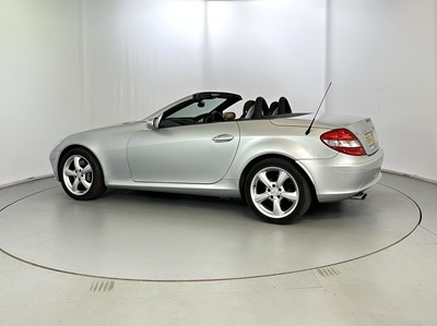 Lot 39 - 2004 Mercedes-Benz SLK350