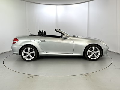 Lot 39 - 2004 Mercedes-Benz SLK350