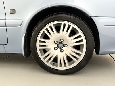 Lot 16 - 2005 Volvo C70 T5