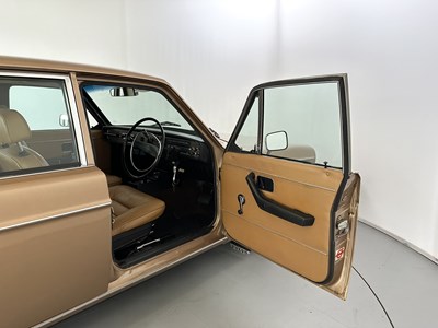 Lot 67 - 1970 Volvo 164