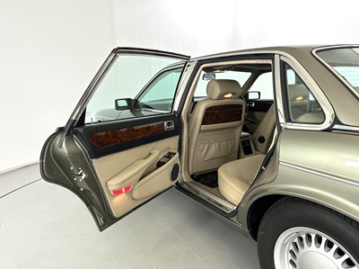 Lot 87 - 1987 Daimler 3.6