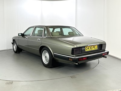 Lot 87 - 1987 Daimler 3.6