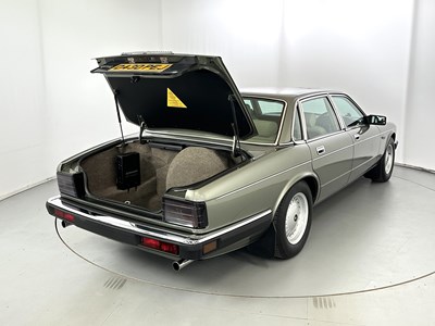 Lot 87 - 1987 Daimler 3.6