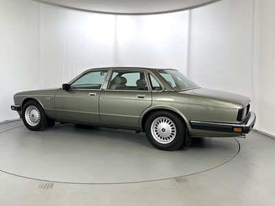 Lot 87 - 1987 Daimler 3.6