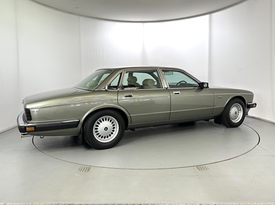 Lot 87 - 1987 Daimler 3.6