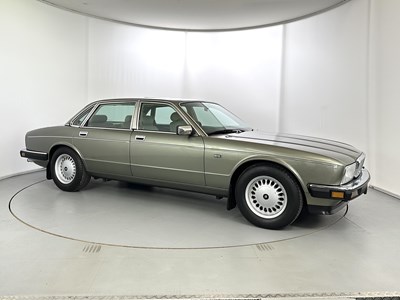 Lot 87 - 1987 Daimler 3.6