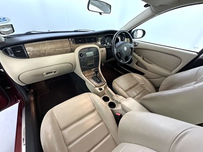 Lot 153 - 2004 Jaguar X-Type V6 Sport AWD