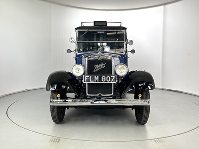 Lot 83 - 1939 Morris Super-Six Taxi