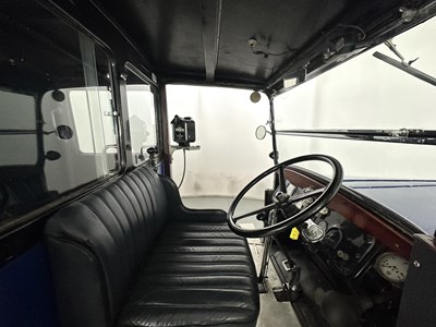 Lot 83 - 1939 Morris Super-Six Taxi