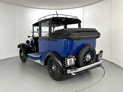 Lot 83 - 1939 Morris Super-Six Taxi