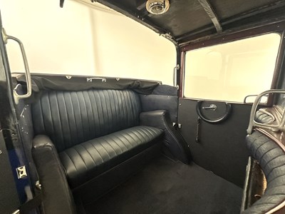 Lot 83 - 1939 Morris Super-Six Taxi