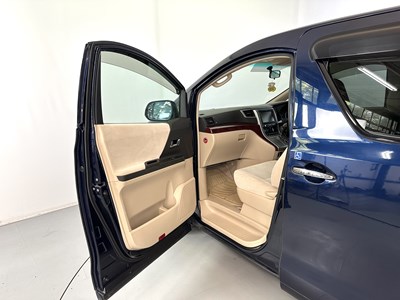 Lot 102 - 2010 Toyota Alphard Vellfire