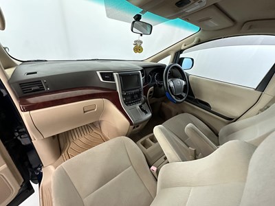 Lot 102 - 2010 Toyota Alphard Vellfire