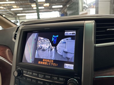 Lot 102 - 2010 Toyota Alphard Vellfire