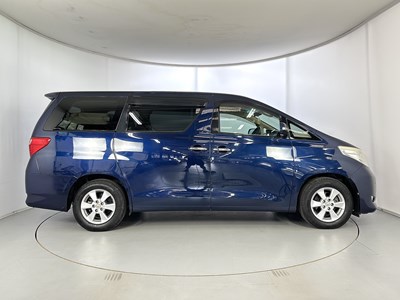 Lot 102 - 2010 Toyota Alphard Vellfire