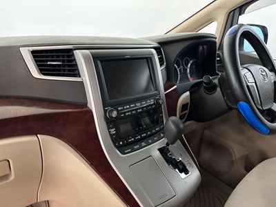 Lot 102 - 2010 Toyota Alphard Vellfire