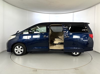 Lot 102 - 2010 Toyota Alphard Vellfire
