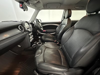 Lot 127 - 2009 Mini Cooper S