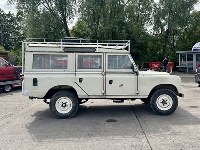 Lot 61 - 1976 Land Rover Santana 109'' - NO RESERVE