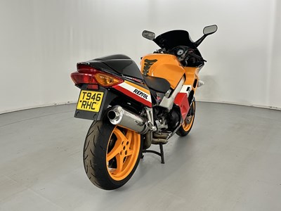 Lot 51 - 1999 Honda VFR800