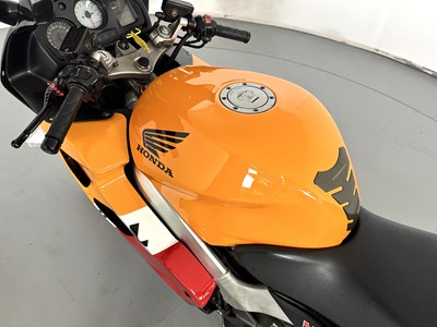 Lot 51 - 1999 Honda VFR800
