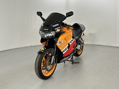 Lot 51 - 1999 Honda VFR800