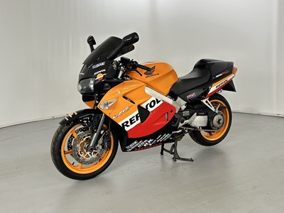 Lot 51 - 1999 Honda VFR800