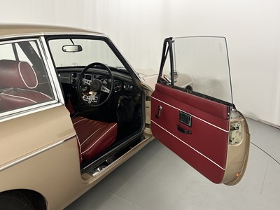 Lot 79 - 1972 MG BGT