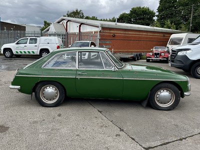 Lot 158 - 1967 MG BGT