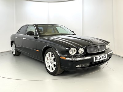 Lot 100 - 2004 Jaguar XJ8