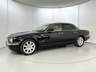 Lot 100 - 2004 Jaguar XJ8