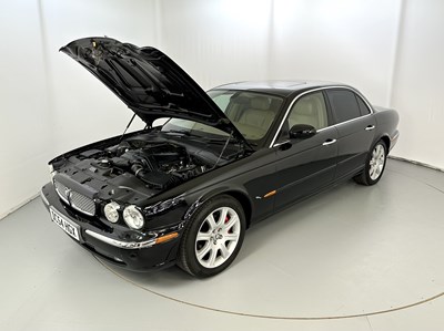 Lot 100 - 2004 Jaguar XJ8