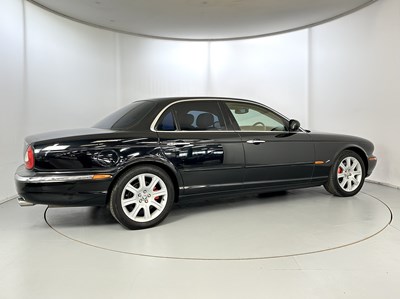 Lot 100 - 2004 Jaguar XJ8