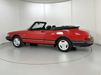 Lot 33 - 1991 Saab 900i Cabriolet