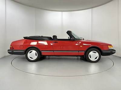 Lot 33 - 1991 Saab 900i Cabriolet