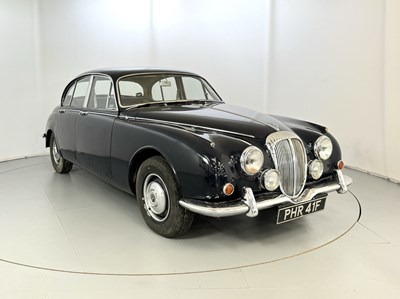 Lot 28 - 1968 Daimler 250