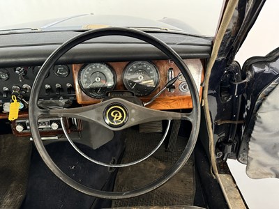 Lot 28 - 1968 Daimler 250