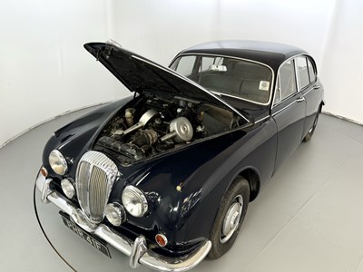 Lot 28 - 1968 Daimler 250