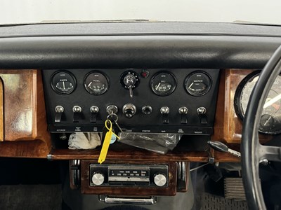 Lot 28 - 1968 Daimler 250