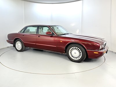 Lot 50 - 1998 Jaguar XJ8