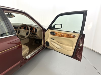 Lot 50 - 1998 Jaguar XJ8