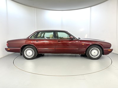 Lot 50 - 1998 Jaguar XJ8