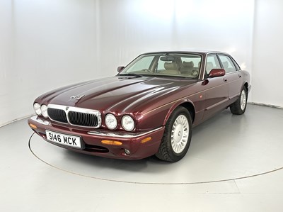 Lot 50 - 1998 Jaguar XJ8