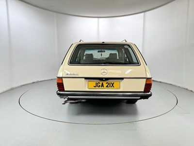 Lot 56 - 1982 Mercedes-Benz 200T