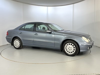 Lot 76 - 2002 Mercedes-Benz E220