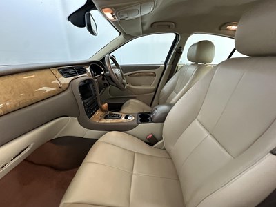 Lot 14 - 2006 Jaguar S-Type