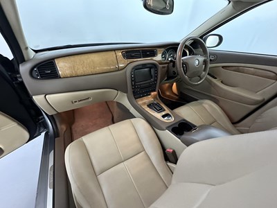 Lot 14 - 2006 Jaguar S-Type