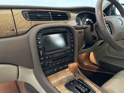 Lot 14 - 2006 Jaguar S-Type